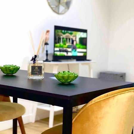 Studio City Center Of Mons Apartment Ngoại thất bức ảnh