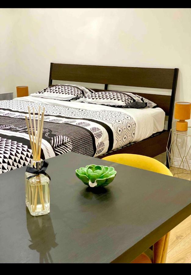 Studio City Center Of Mons Apartment Ngoại thất bức ảnh